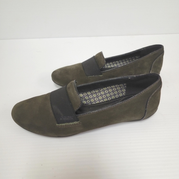 Geox Women's Sage Green Suede Flats Size 7 - Picture 3 of 8